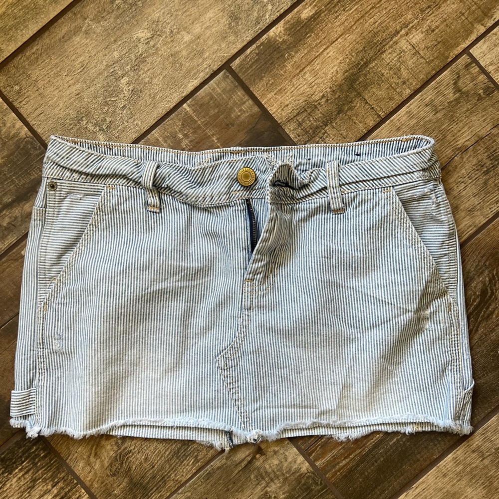 American Eagle mini skirt